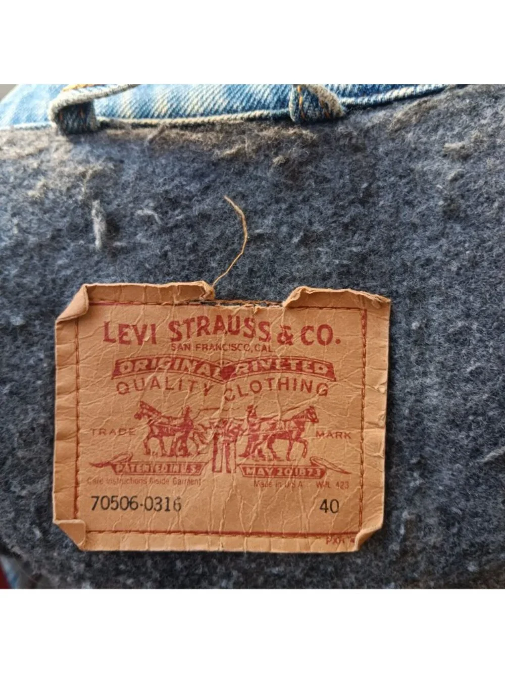 True Vintage Medium 1990's Levis Denim Trucker Jacket Tiger Blanket 70506-0316 - Picture 9 of 12